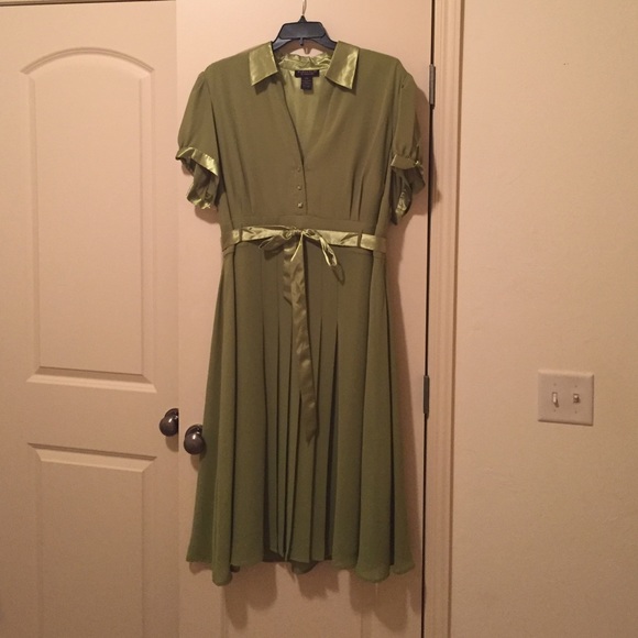 ✨SALE✨Robbie Bee vintage-inspired dress