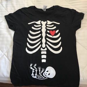 Women shirt with a Baby skeleton