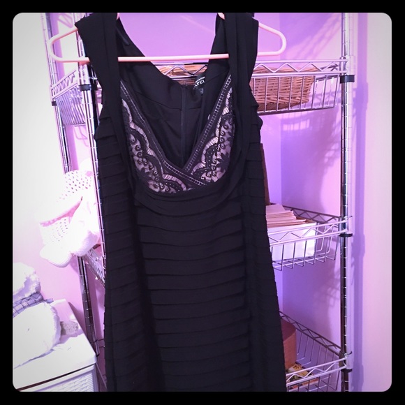 Adrianna Papell Black & Gold Sheath Dress