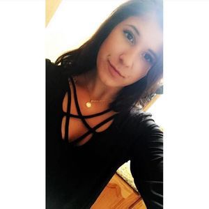 Meet your Posher, Alexiss