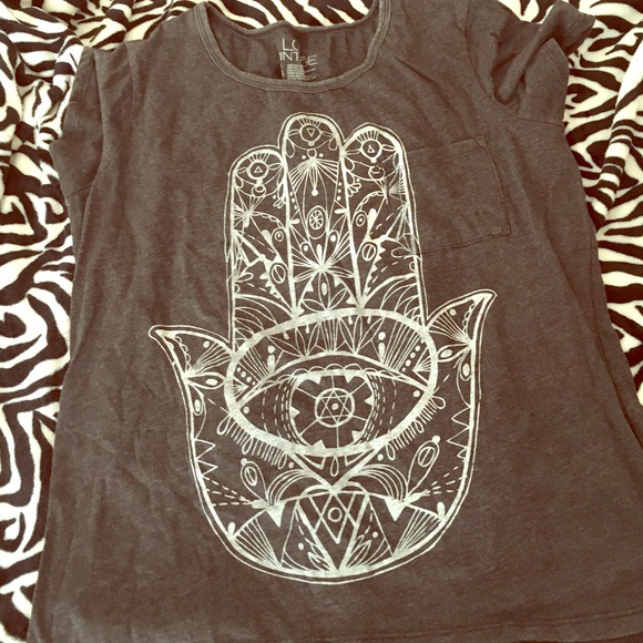 Gray t-shirt with symbol