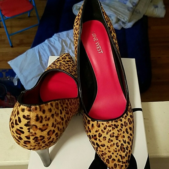 NEVER WORN! Pumps