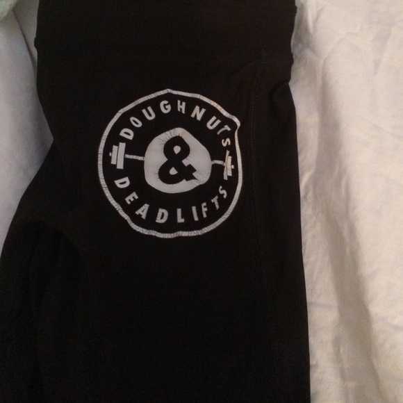 Deadlifts & doughnuts  skins size s