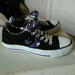 Converse Black and Purple Plaid. Womens 6