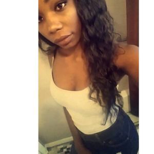 Meet your Posher, Monique