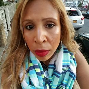 Meet your Posher, Rebeca