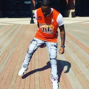 Meet your Posher, Larry