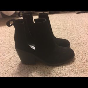 Steven Madden black booties