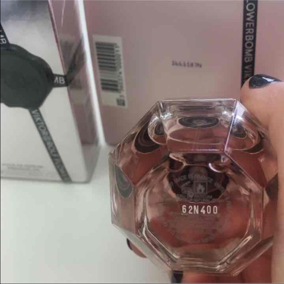 Flowerbomb by Viktor and Rolf Parfume
