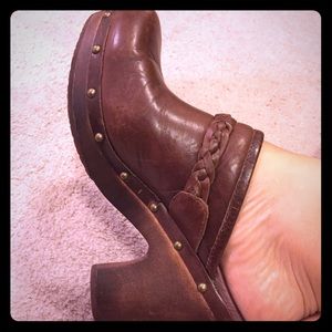 Ugg clogs brown leather size 12