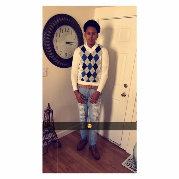 Meet your Posher, Carlos - Picture 1 of 1