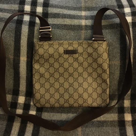 🍭sold🍭Gucci cross body Bag Authentic purse bag