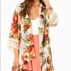 Tobi Floral Kimono