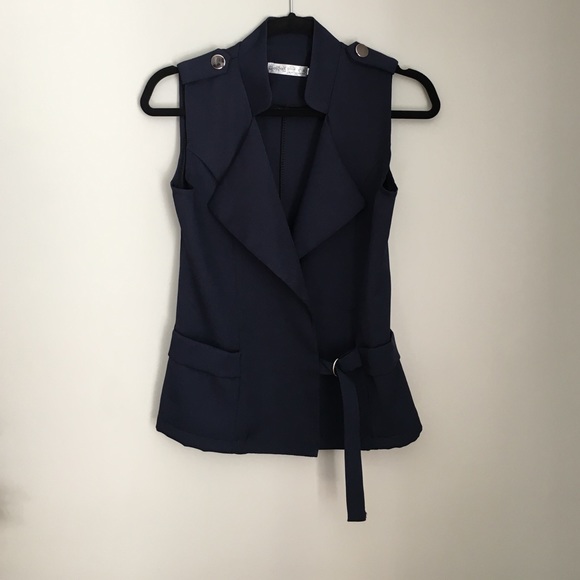 Vest - Picture 2 of 4