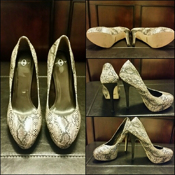 Sexy snake like pattern  Heels