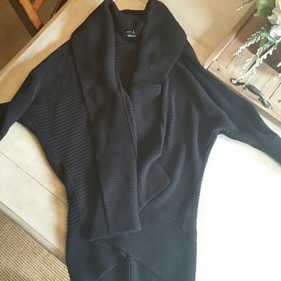 Black shrug sweater - Picture 1 of 2