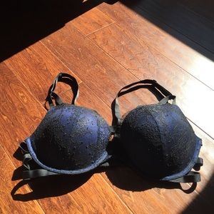 Front clasp push-up bra