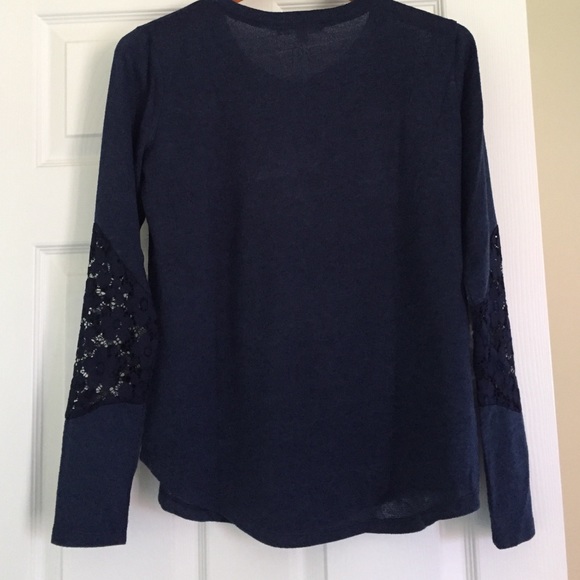 Light Sweater - Picture 3 of 4