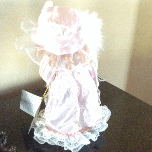 NWT porcelain doll by Duck House Heirloom Dolls - Picture 4 of 4
