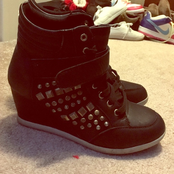Sneaker wedges