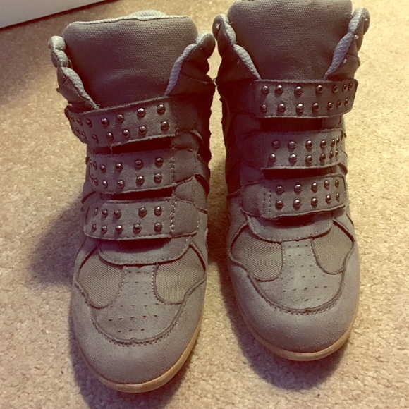 Sneaker wedges