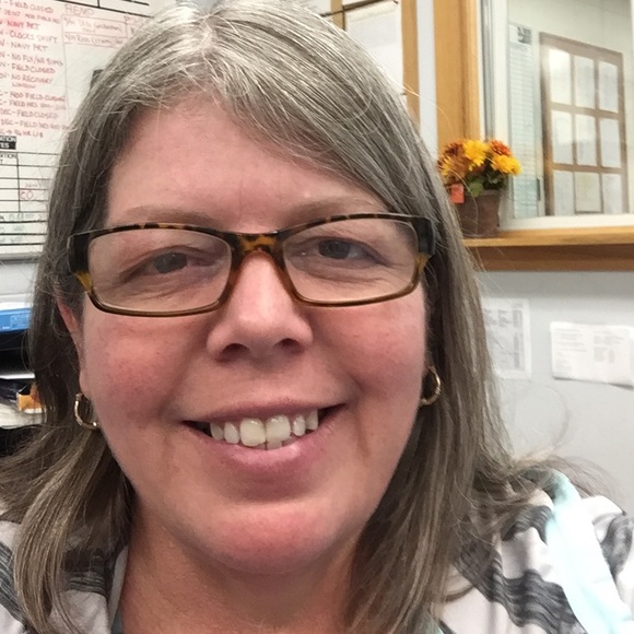 Meet your Posher, Kathy - Picture 1 of 1
