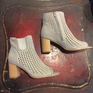 Journee collection Gray Emm bootie