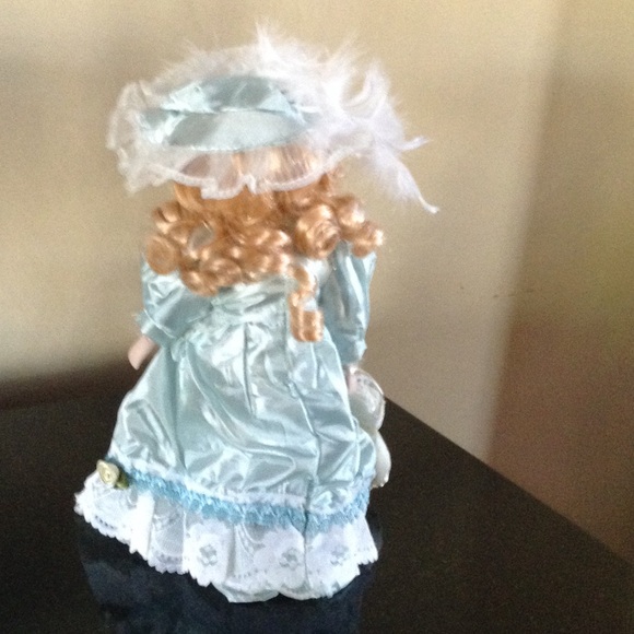 Porcelain doll by Duck House Heirloom Dool - Picture 4 of 4