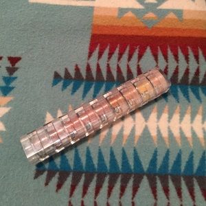 New Mahya mineral fall shimmer eye shadow palette!