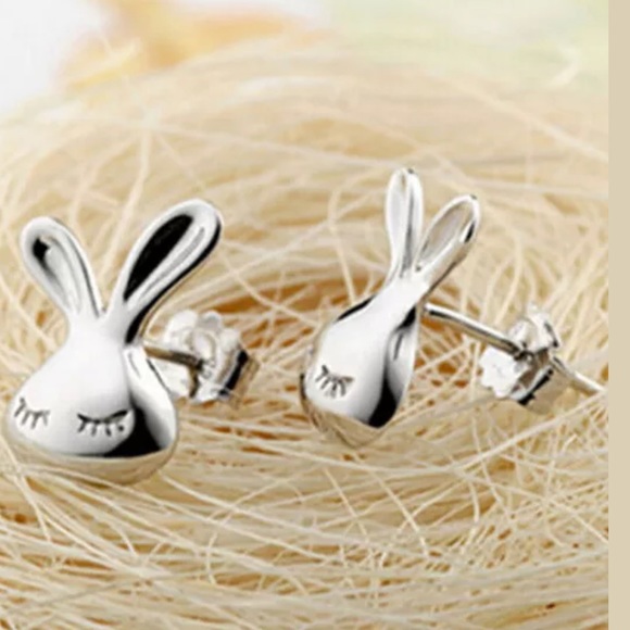 Cute Sleeping Rabbit Stud Earrings New - Picture 3 of 3