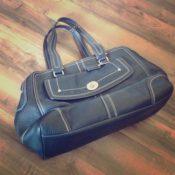 Large COACH black leather purse!!! LKNEW!!!