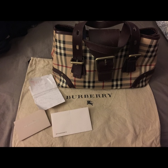 Authentic Burberry tote - Picture 1 of 3