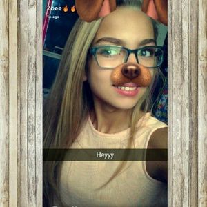 Meet your Posher, Zoee