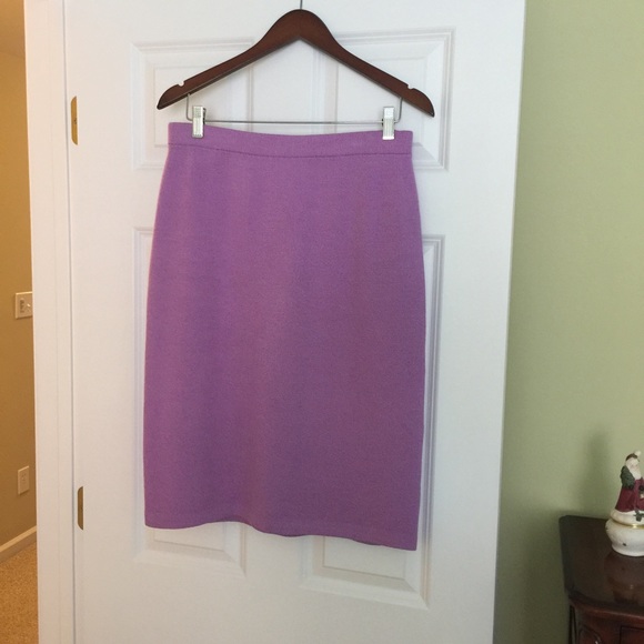 St. John Santana knit lavender skirt, size 10