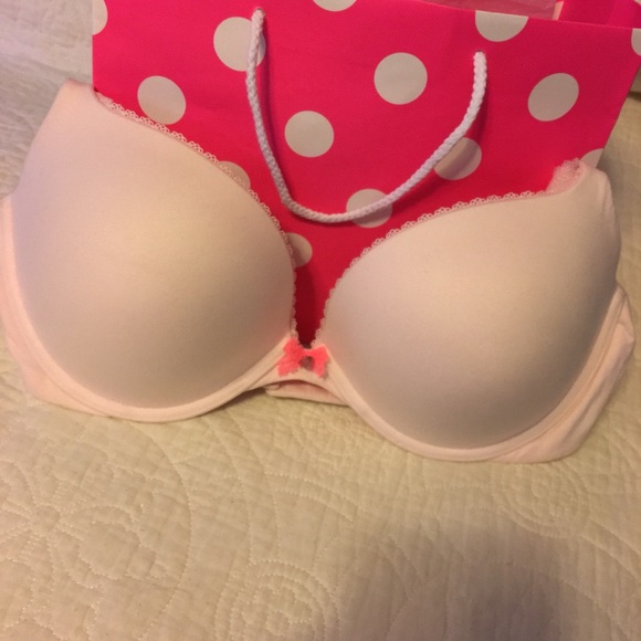 Body By Victoria's Secret 38D Push Up