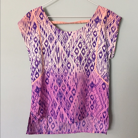 Patterned Ombré Top - Picture 3 of 4