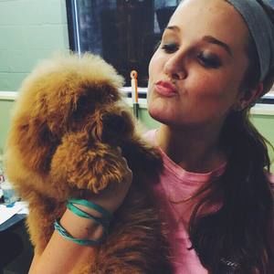 Meet your Posher, Alexis