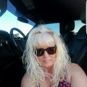 Meet your Posher, Suzy