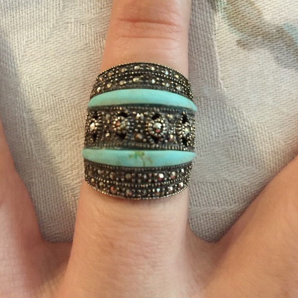 Gorgeous 925 Sterling silver ring, stamped
