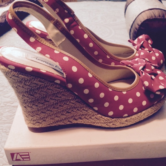American Eagle Wedges