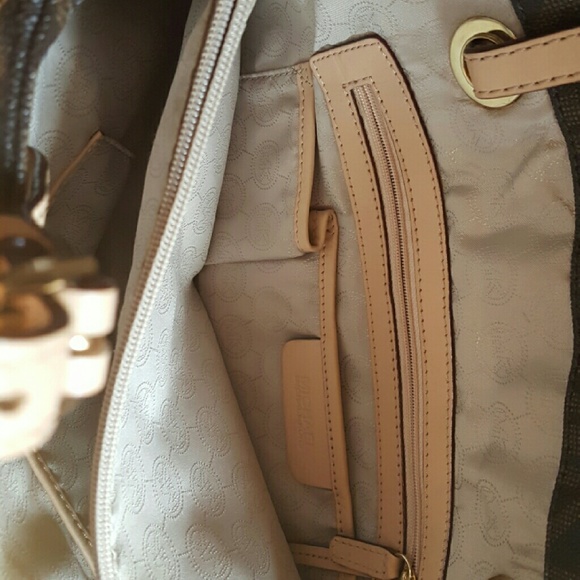 Bag - Picture 2 of 3