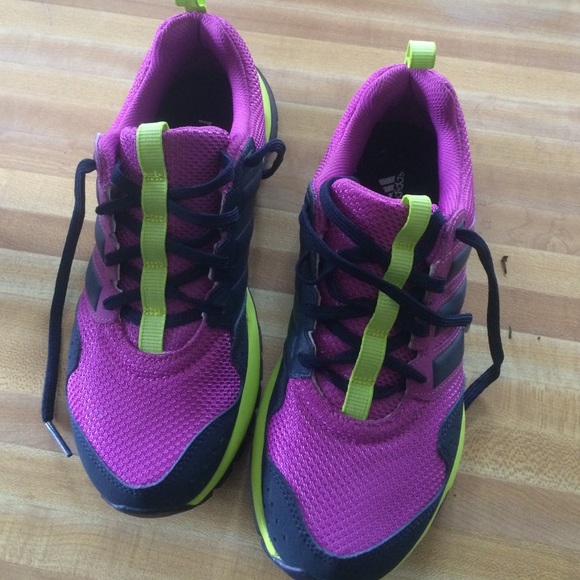 Adidas running shoes child 6.5 women's 7.5