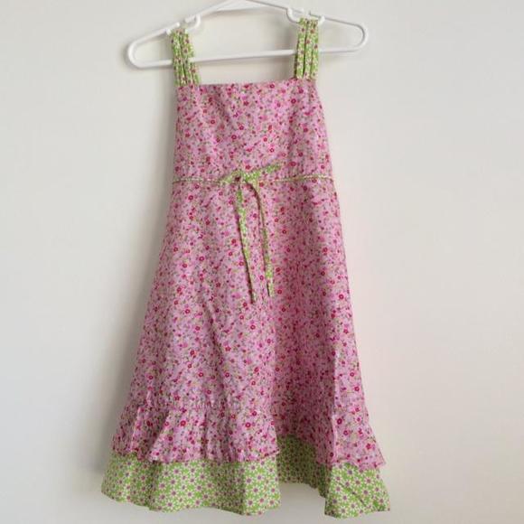 NWOT PRETTY LIGTH DRESS WITH FLOWER PRINT