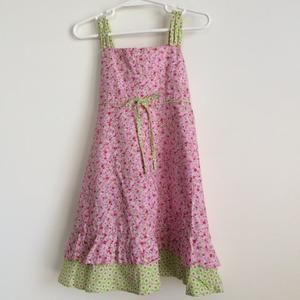 NWOT PRETTY LIGTH DRESS WITH FLOWER PRINT