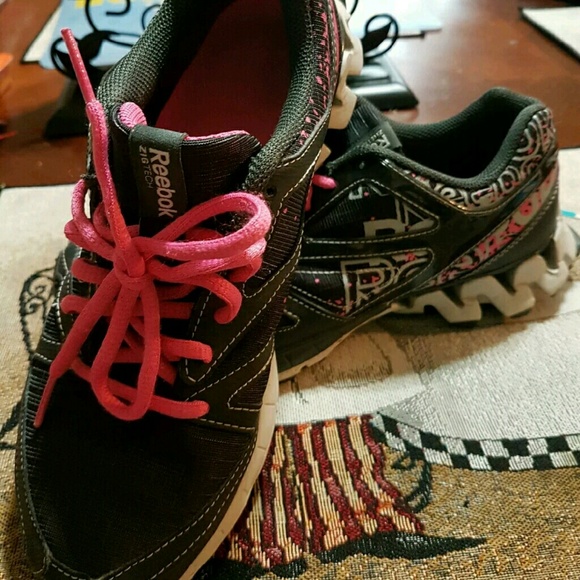 SOLD Women's Reebok ZigTech shoes sz 7.5 - Picture 3 of 3