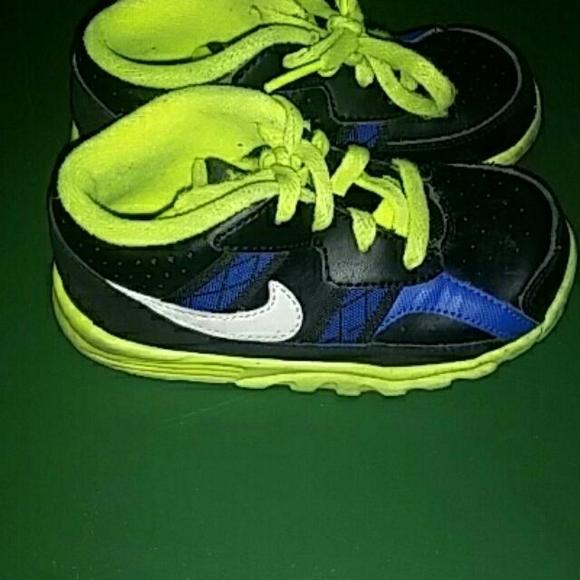 boys nikes