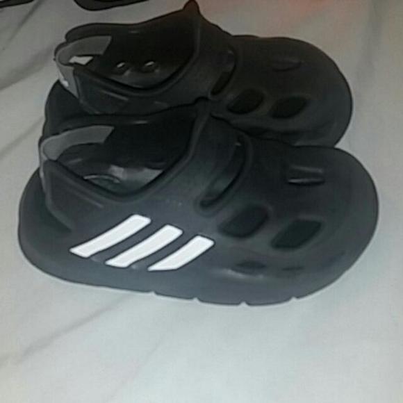 addidas croc sandals