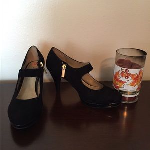 💋Bandolino Black Suede Heels!🕶