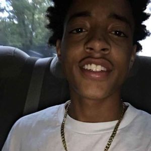 Meet your Posher, Zay