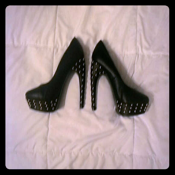 fRh black platform studded heels